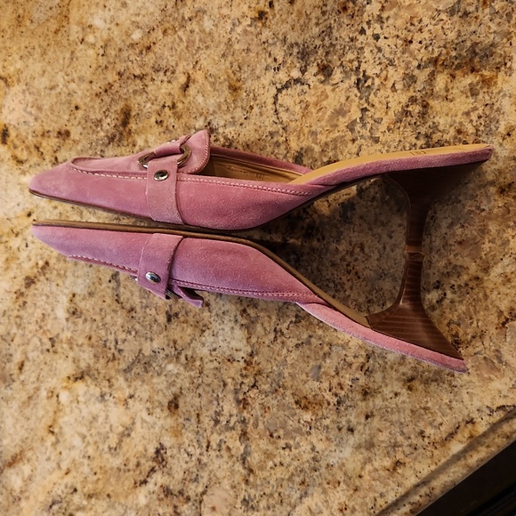 Coach Pink Suede Mule Sandals. Buckle - Picture 10 of 16